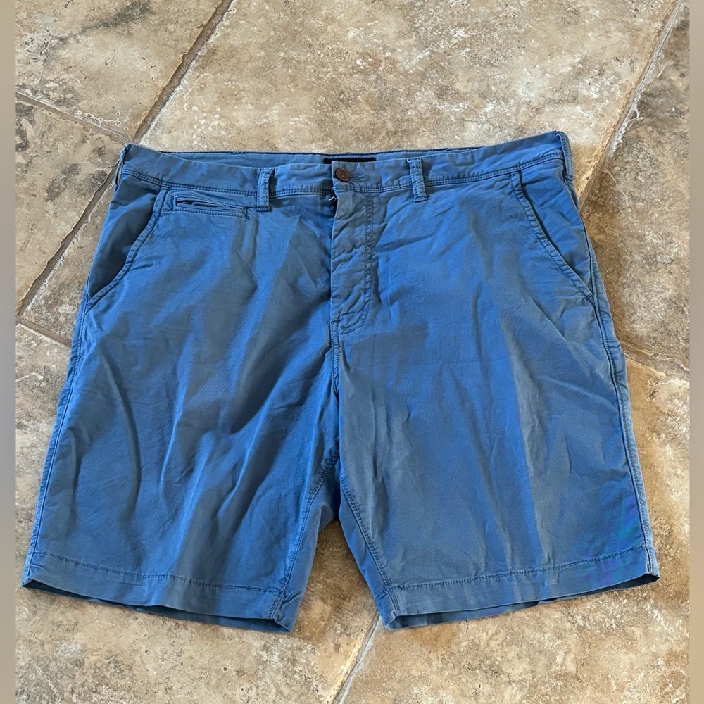 American Eagle men’s shorts sz 38
